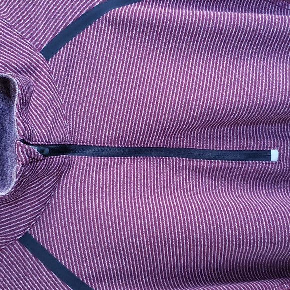 CHAMPION DUODRY+ QUARTER ZIP SPIRT SHIRT. Reflective details, mesh sides. SIZE M - Picture 2 of 6